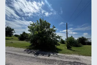 225 Half Moon Way, Runaway Bay, TX 76426 - Photo 2