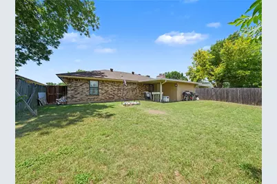 7325 S Meadow Drive E, Fort Worth, TX 76133 - Photo 14
