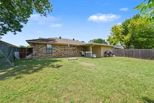 7325 S Meadow Dr E, Fort Worth, TX 76133 - Photo 14