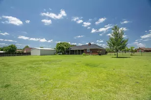 697 Meadowview Cir, Van Alstyne, TX 75495 - Photo 24