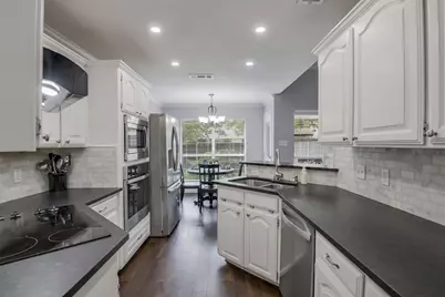 5205 Shadow Glen Drive, Grapevine, TX 76051 - Photo 12