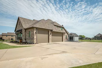 112 Walnut Drive, Van Alstyne, TX 75495 - Photo 2