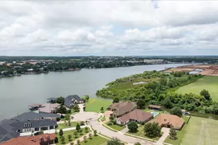 1011 Sunset Bay Ct, Granbury, TX 76048 - Photo 36