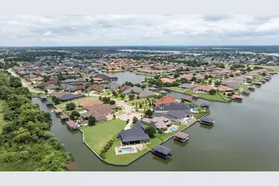 1011 Sunset Bay Court, Granbury, TX 76048 - Photo 34