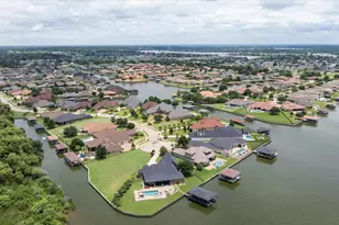 1011 Sunset Bay Ct, Granbury, TX 76048 - Photo 34