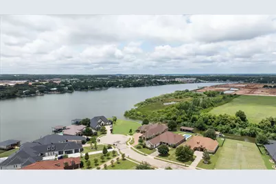 1011 Sunset Bay Court, Granbury, TX 76048 - Photo 34