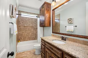 1011 Sunset Bay Ct, Granbury, TX 76048 - Photo 24