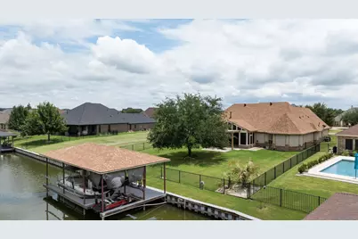 1011 Sunset Bay Court, Granbury, TX 76048 - Photo 30