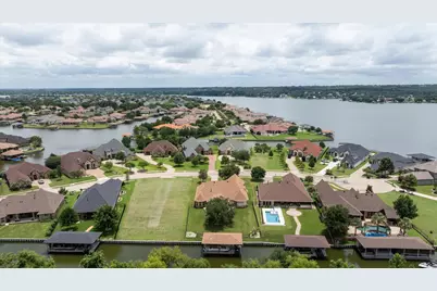 1011 Sunset Bay Court, Granbury, TX 76048 - Photo 32