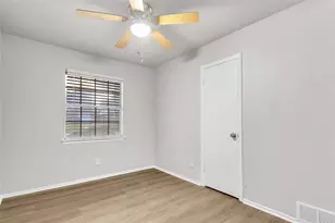 6470 Tumbling Creek Trail, Dallas, TX 75241 - Photo 16