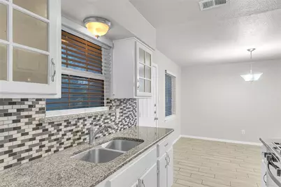 6470 Tumbling Creek Trail, Dallas, TX 75241 - Photo 10