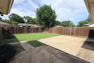 1521 Leicester St, Garland, TX 75044 - Photo 34