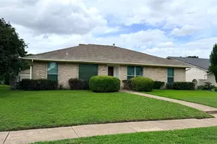 1521 Leicester St, Garland, TX 75044 - Photo 2