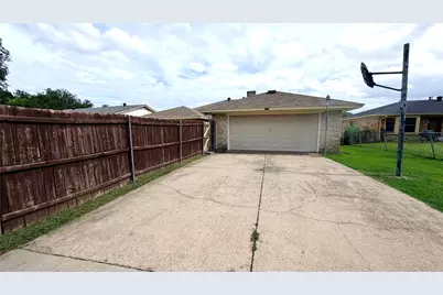 1521 Leicester Street, Garland, TX 75044 - Photo 32