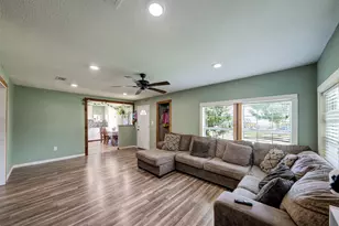 307 N Miller St, Decatur, TX 76234 - Photo 18