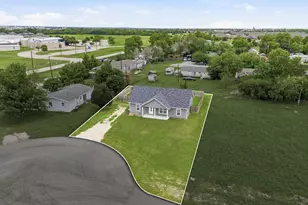 106 Billy Dale Ct, Hackberry, TX 75036 - Photo 2