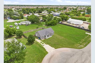 106 Billy Dale Court, Hackberry, TX 75036 - Photo 4