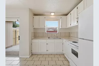 1373 Oakbluff Drive, Lancaster, TX 75146 - Photo 8