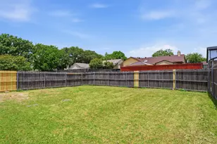 1373 Oakbluff Dr, Lancaster, TX 75146 - Photo 20