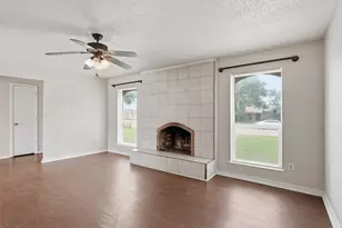 1373 Oakbluff Dr, Lancaster, TX 75146 - Photo 4