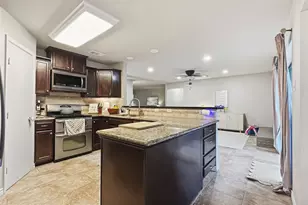 611 Stardust Ln, Richardson, TX 75080 - Photo 2