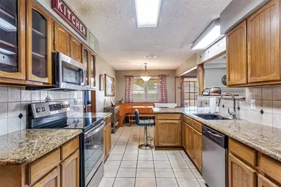 212 Casas Del Sur Street, Granbury, TX 76049 - Photo 4