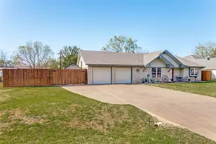 212 Casas Del Sur St, Granbury, TX 76049 - Photo 24