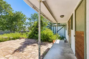 1815 W Oak St, Denton, TX 76201 - Photo 4