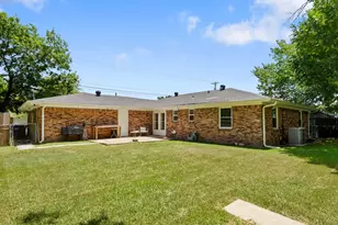 6204 Sayle St, Greenville, TX 75402 - Photo 34