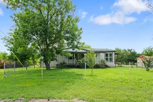 1006 S Telegraph Circle, Quinlan, TX 75474 - Photo 2