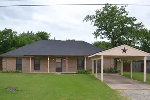 525 W Lloyd St, Krum, TX 76249 - Photo 1