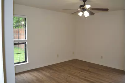 525 W Lloyd Street, Krum, TX 76249 - Photo 16