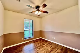 525 W Lloyd St, Krum, TX 76249 - Photo 10