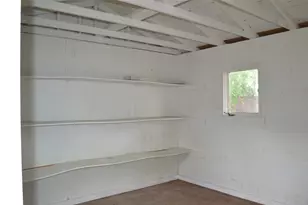 525 W Lloyd St, Krum, TX 76249 - Photo 34