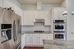 9718 Wolf Creek Dr, Irving, TX 75063 - Photo 20