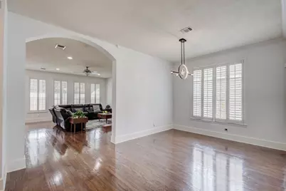 9718 Wolf Creek Drive, Irving, TX 75063 - Photo 6