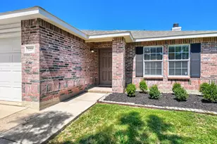 1216 Haley Ln, Burleson, TX 76028 - Photo 2