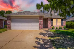 1216 Haley Ln, Burleson, TX 76028 - Photo 1