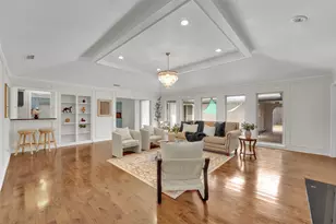 9511 Robin Meadow Dr, Dallas, TX 75243 - Photo 8