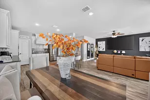 1908 Sunflower Dr, Glenn Heights, TX 75154 - Photo 8