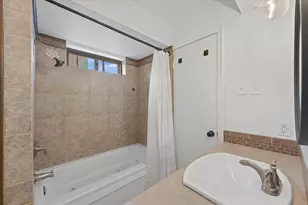 1426 Lexington Dr, Garland, TX 75041 - Photo 12