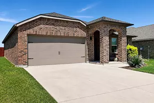 2216 Sadlers Creek Ln, Fort Worth, TX 76108 - Photo 2