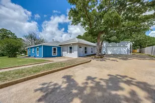1023 Oak Dr, Denison, TX 75020 - Photo 1