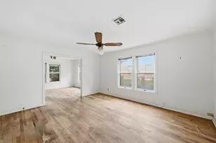 903 S Harrison St, McGregor, TX 76657 - Photo 2