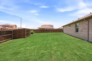 601 Emmons Crk St, Justin, TX 76247 - Photo 24