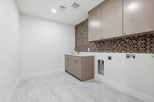 3135 Walnut Hill Ln, Dallas, TX 75229 - Photo 18