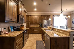 813 Acadia Ct, Tolar, TX 76476 - Photo 4