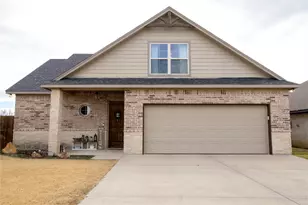 813 Acadia Ct, Tolar, TX 76476 - Photo 2