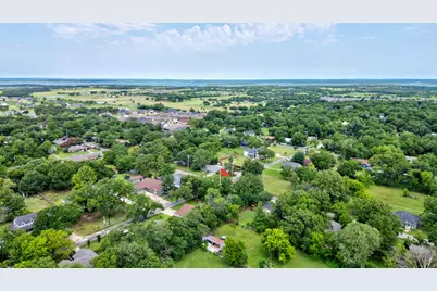 327 W McKinney Street, Pilot Point, TX 76258 - Photo 26