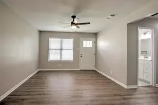 327 W McKinney St, Pilot Point, TX 76258 - Photo 8